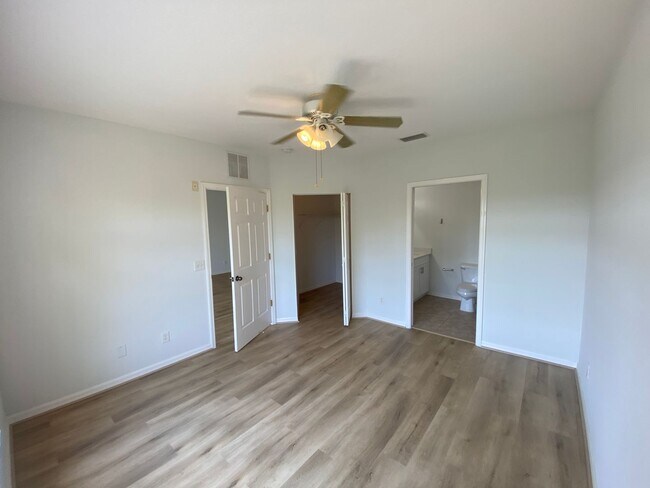 Building Photo - 2081 Willow Hammock Cir