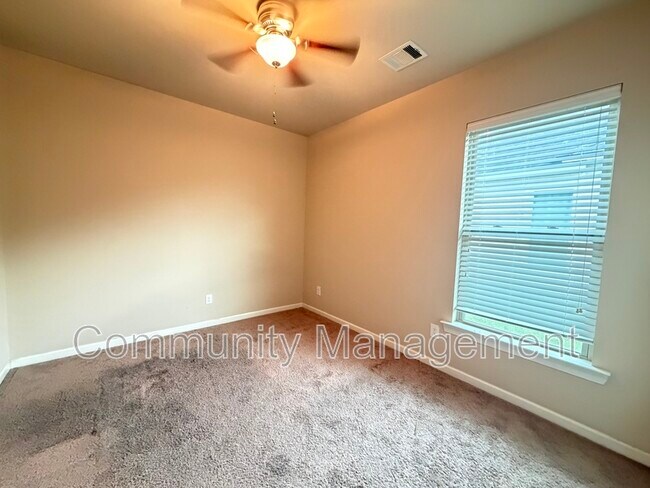Building Photo - 1415 Granby Dr