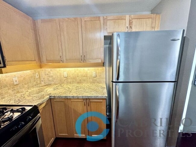 Building Photo - 1240 India St