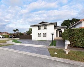 Building Photo - 9901 SW 136th Ct