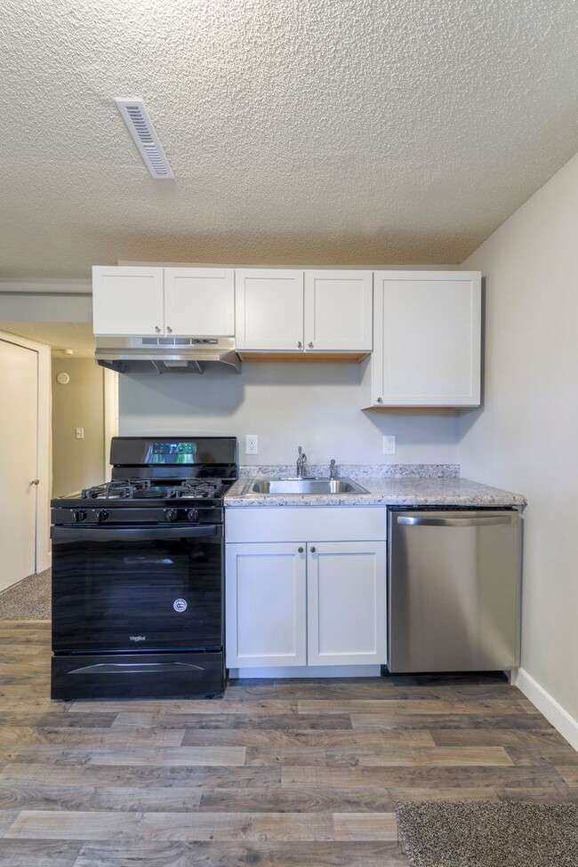 Building Photo - 238 N Irving Ave