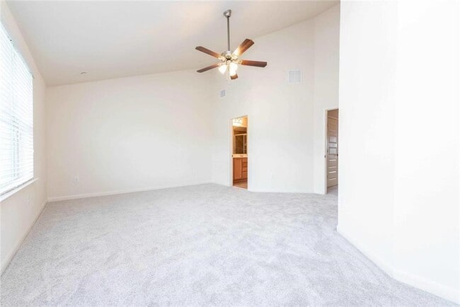Building Photo - 1620 Bryant Dr