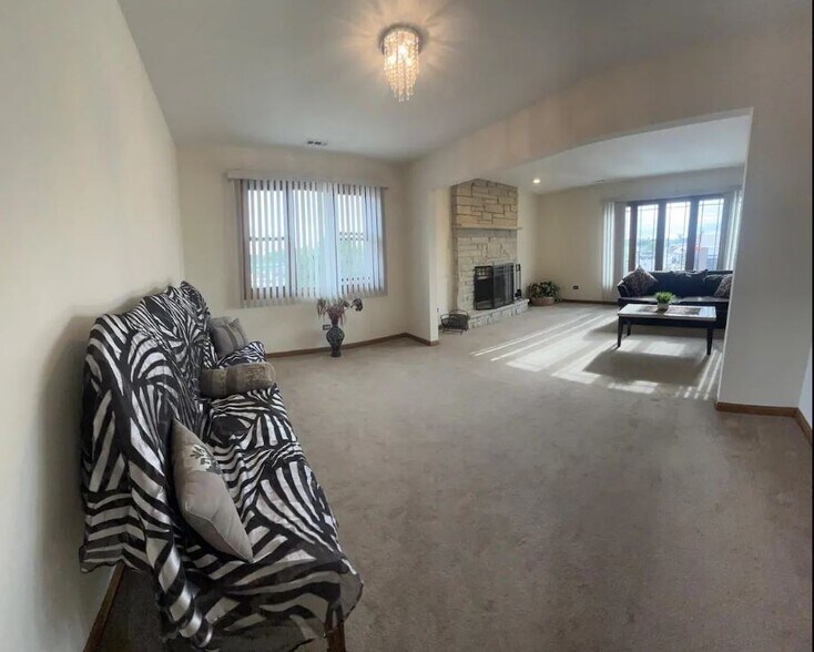 Building Photo - 8821 N Greenwood Ave