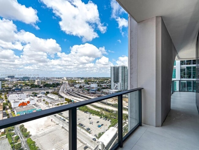 Building Photo - 1000 Biscayne Blvd