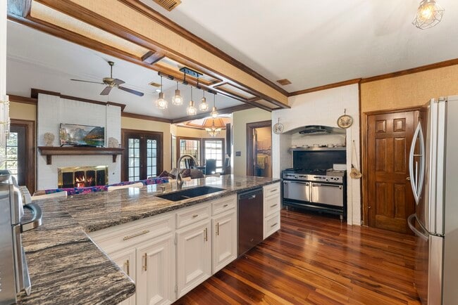 Building Photo - 11 Hornsilver Pl