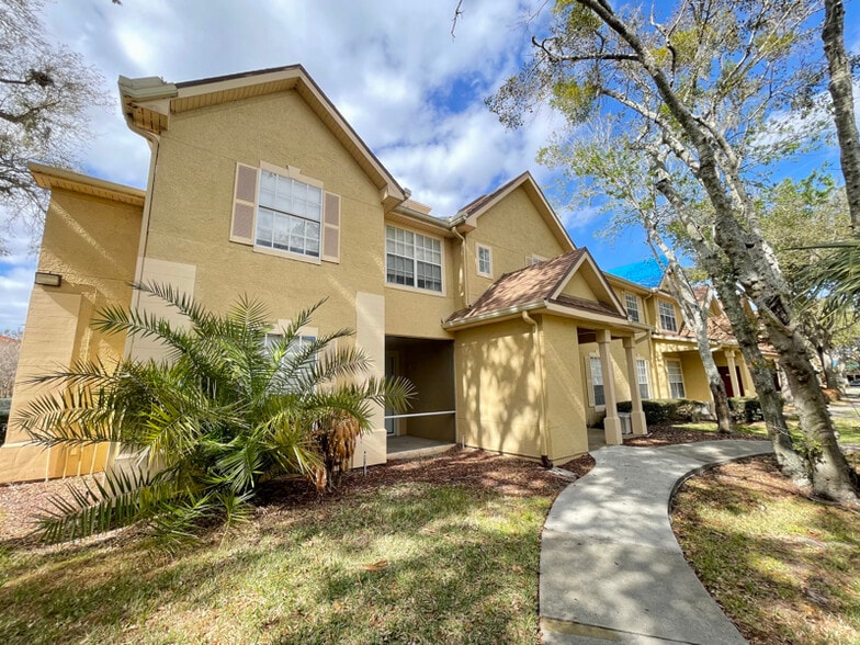 Building Photo - 860 Grand Regency Pointe