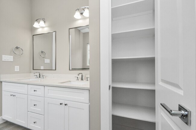 Building Photo - 5507 Beall St