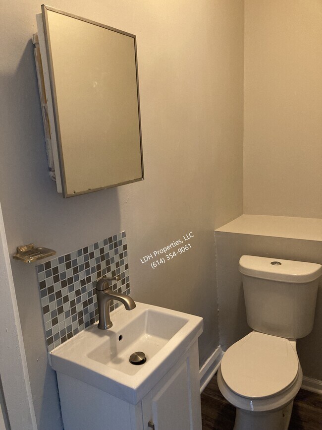 Building Photo - 123 E Central Ave