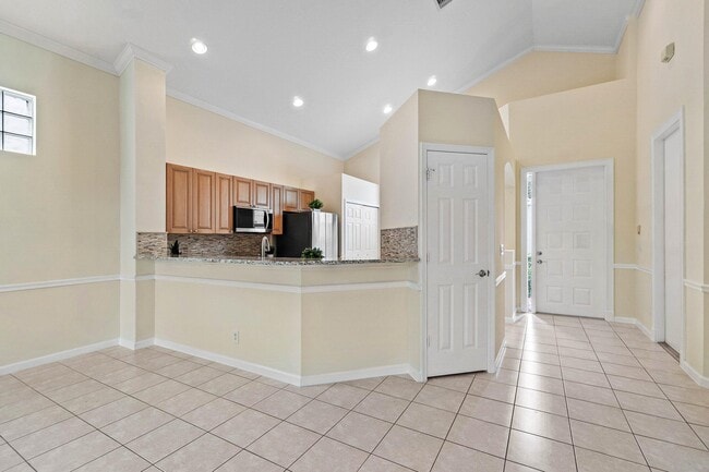 Building Photo - 7690 Hummingbird Ct