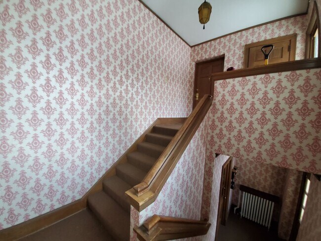 Building Photo - 2002 E 1st St