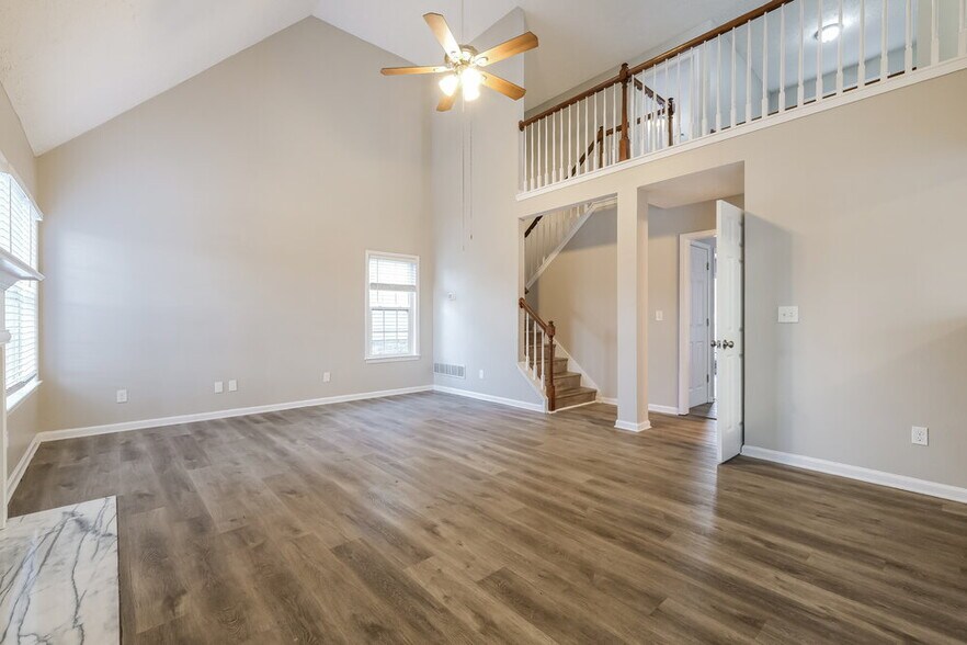 Building Photo - 8079 Clearview Cir