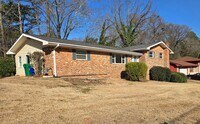 Building Photo - Remodeled 4Bd 3Bath home w Basement!