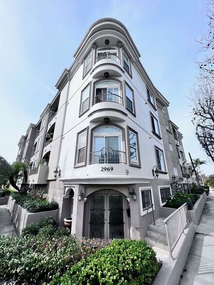 Building Photo - 2969 Kelton Ave