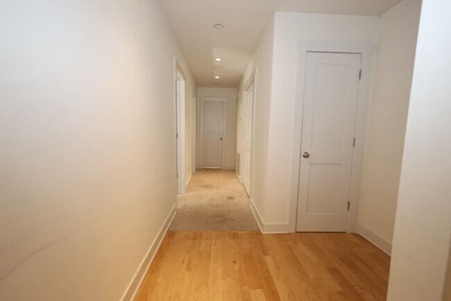 Building Photo - 2 Bedroom Condo in Buckhead for RENT!!! (Garden Brook at Peachtree Hills)