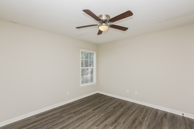 Building Photo - 525 Stonecreek Dr