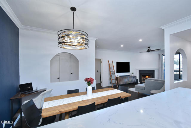 Building Photo - 5534 Encino Ave