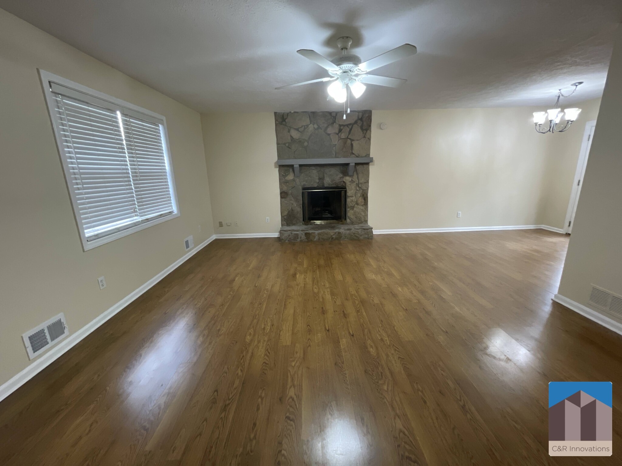 Building Photo - 2595 Woodland Dr NW