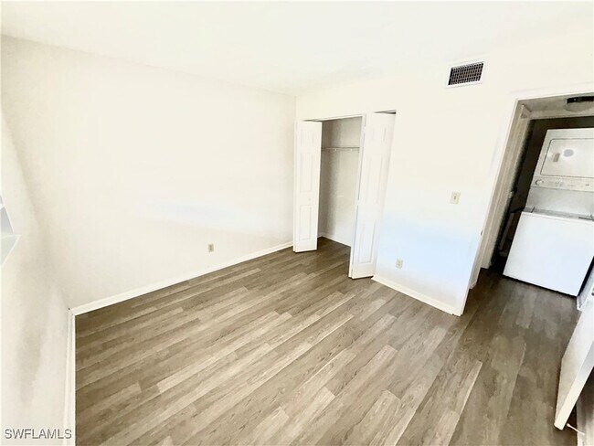 Building Photo - 28100 Pine Haven Way