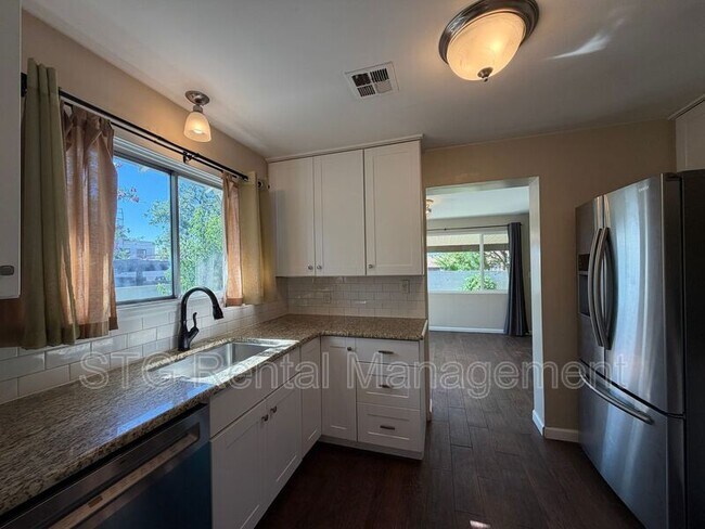 Building Photo - 337 W 200 N