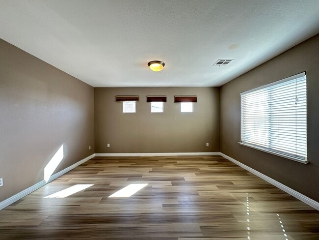 Building Photo - Mountains Edge-Pod 129