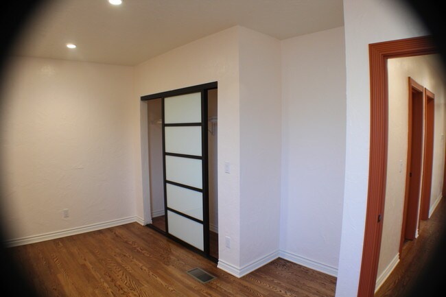 Building Photo - 3827 W Ave 42