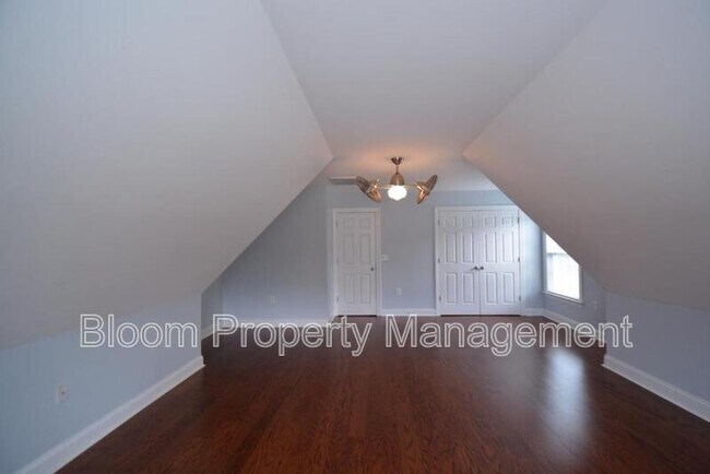 Building Photo - 8566 Royal Palm Ln