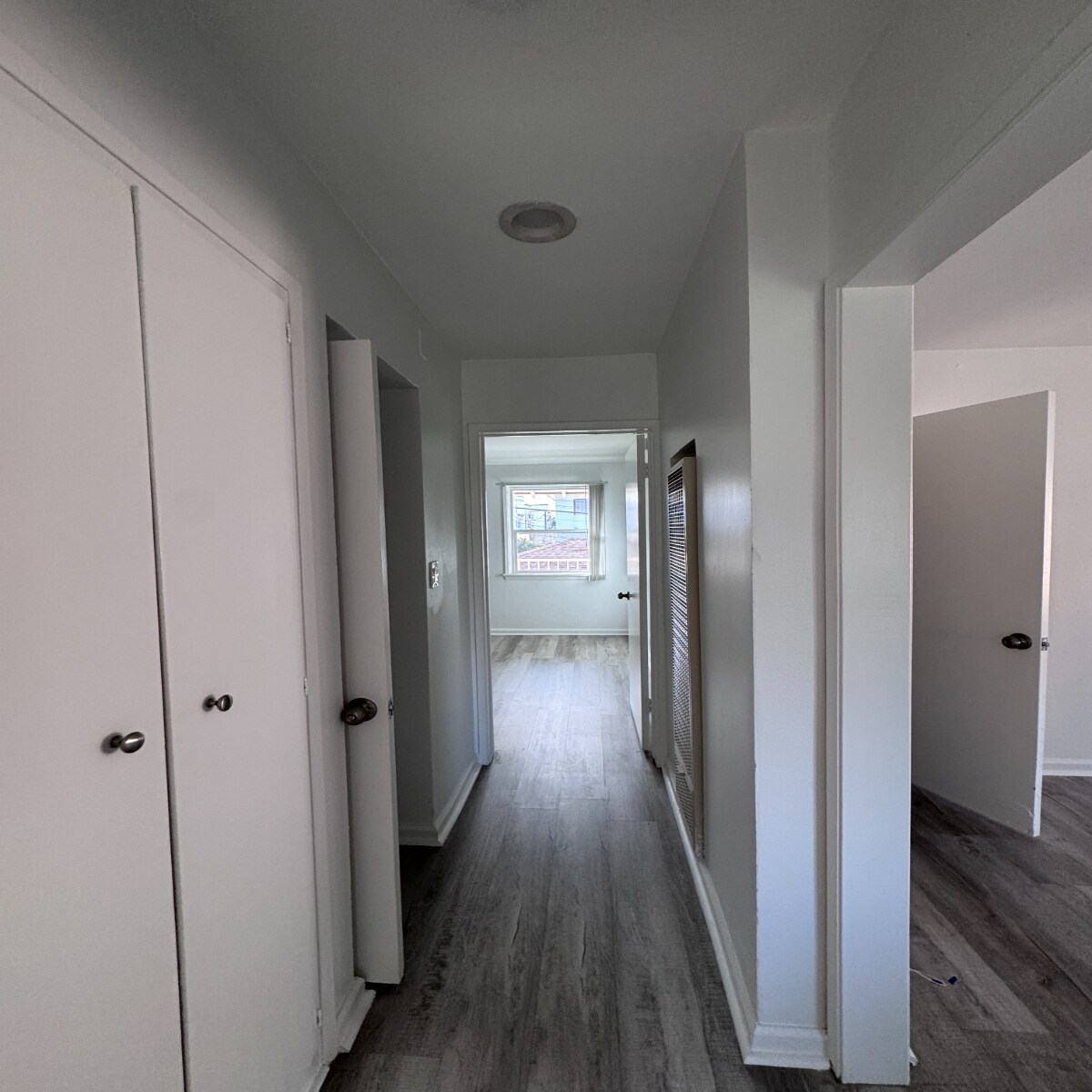 Building Photo - 5527 Radford Ave