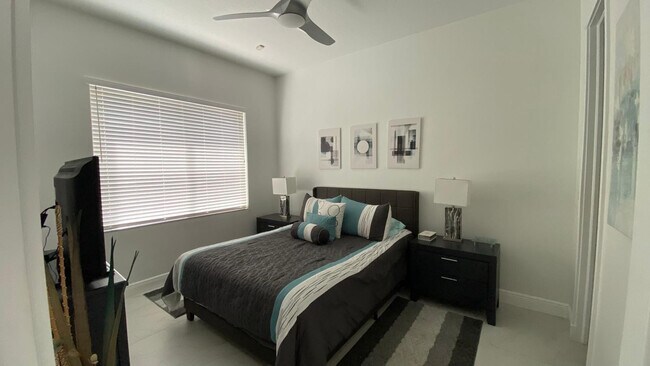 Building Photo - 830 Bailey St