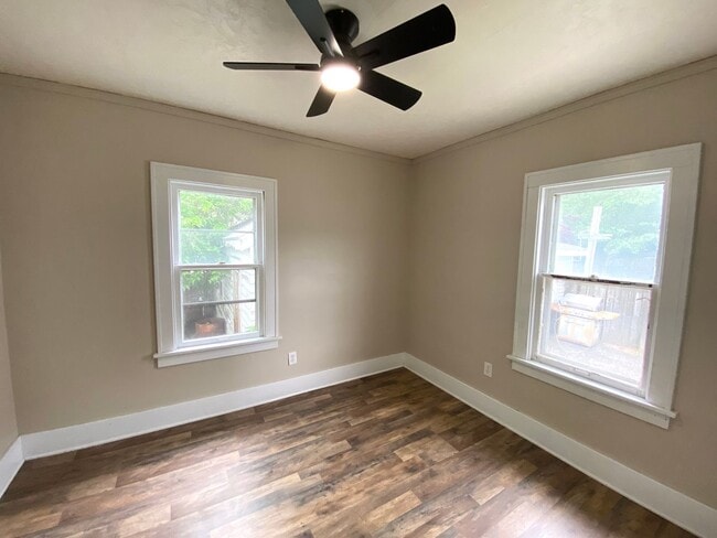 Building Photo - Available E Peoria 3BR/1BA w/Garage
