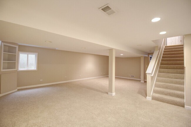 Building Photo - 1772 Ellington Dr