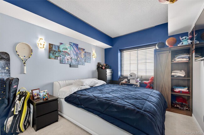 Building Photo - 242 Maple Ave