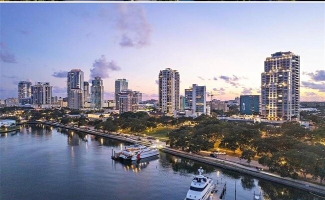 Building Photo - 2502 Tropical Shores Dr SE