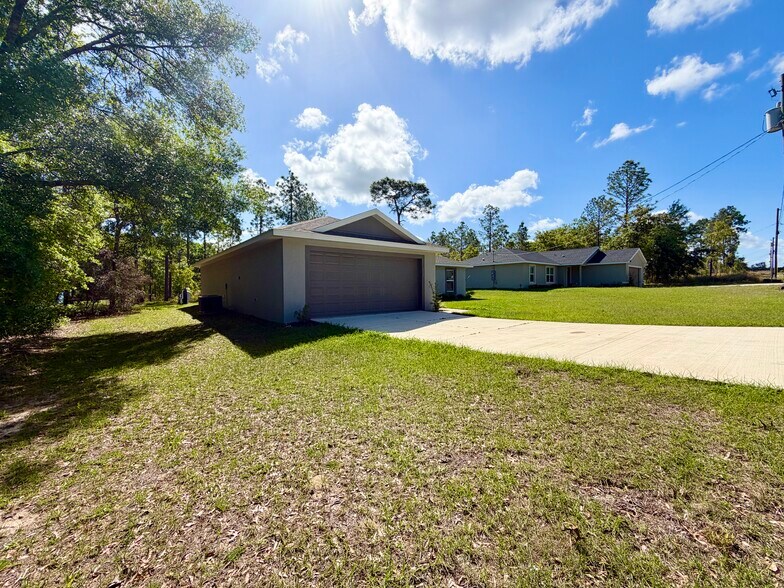 Building Photo - 210 Marion Oaks Ln