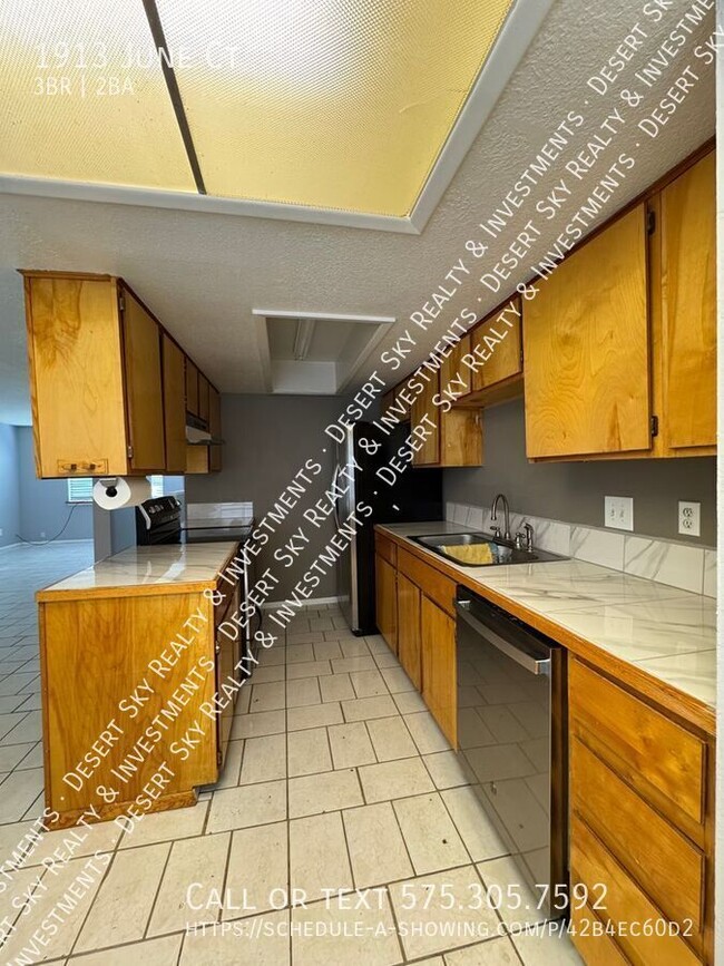 Building Photo - 1913 June Ct