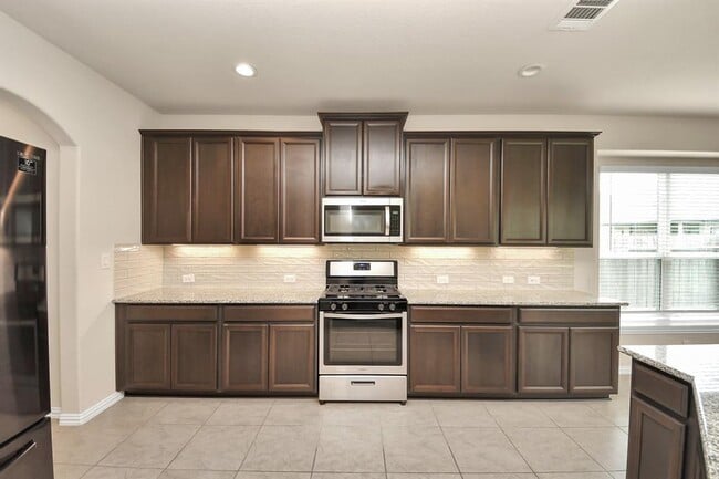 Building Photo - 21254 Lucknow Ln