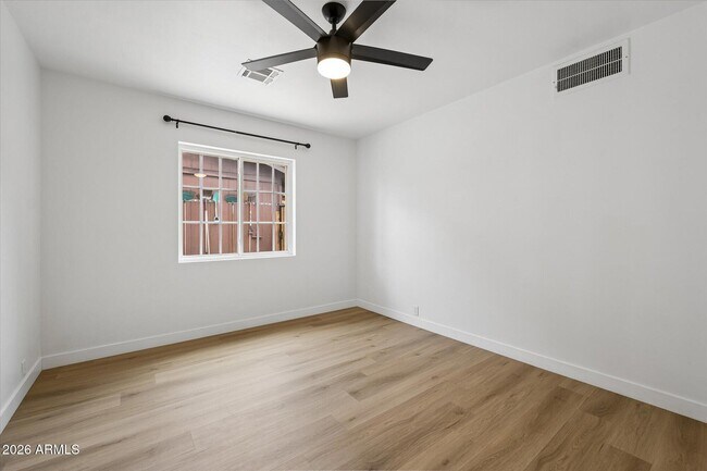 Building Photo - 1731 E Verde Ln