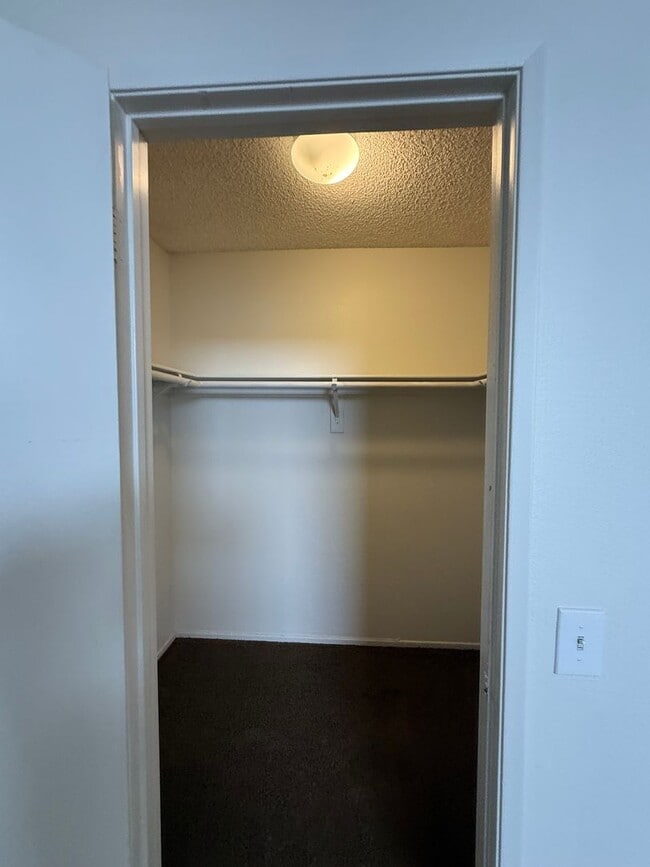 Building Photo - Hesperia Home, 3 Bedroom's, 2 Bathrooms, New paint, New Carpet,