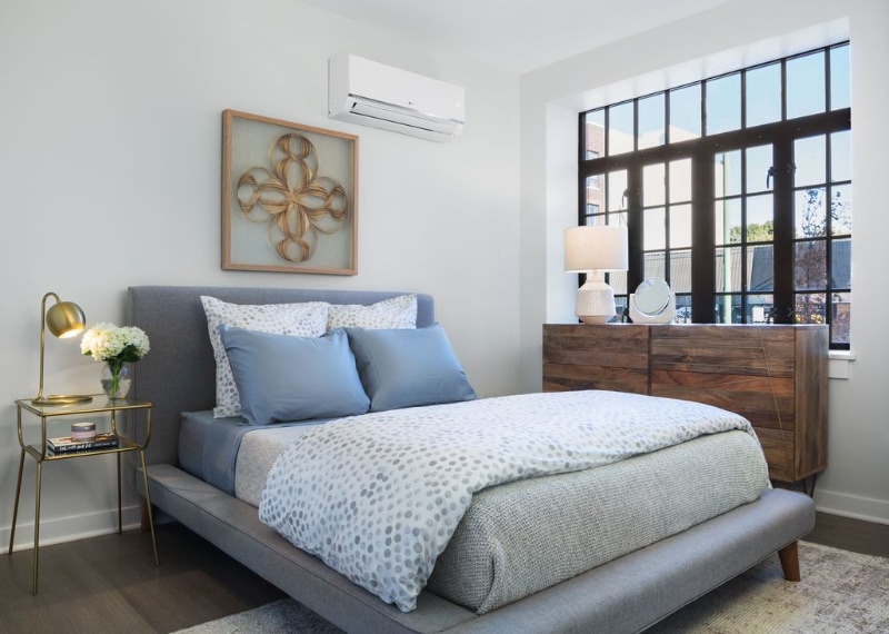 Building Photo - 1964 W Diversey Pkwy