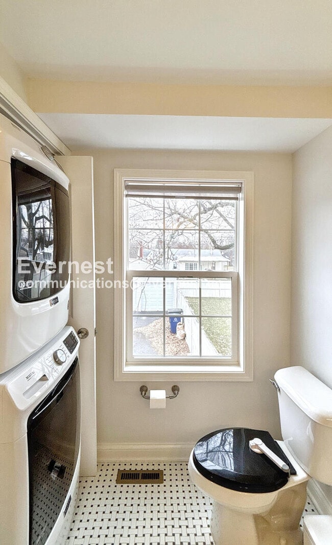 Building Photo - 616 Eastmoor Blvd