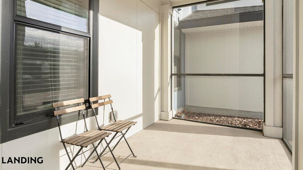 Building Photo - 4950 W Prescott St