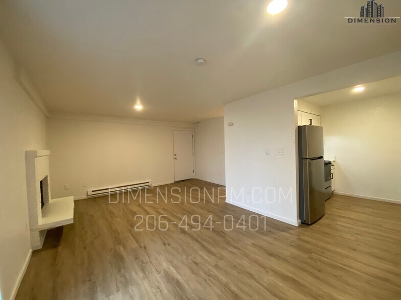 Building Photo - 102 Tacoma Blvd S