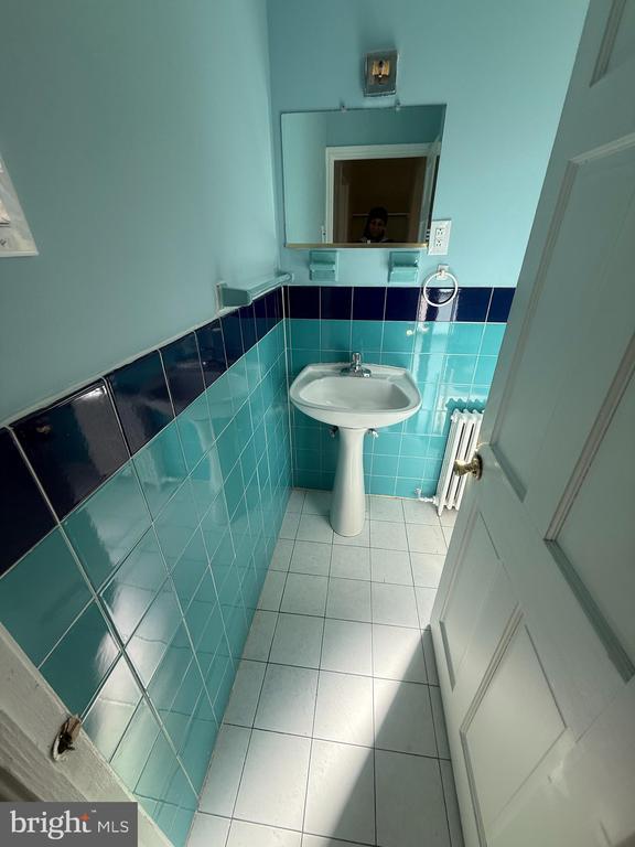 Building Photo - 540 E Johnson St