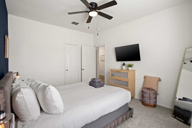 Building Photo - 2805 Whetstone Dr