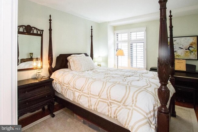 Building Photo - 2400 Clarendon Blvd