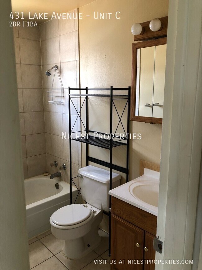 Building Photo - 431 Lake Ave