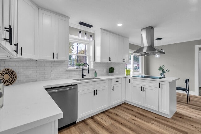 Building Photo - 3518 Shore Shadows Dr