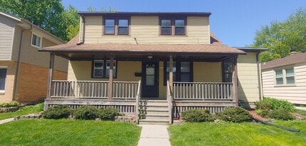 Building Photo - 2907 S 93rd St