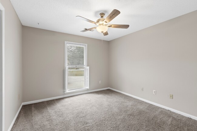 Building Photo - 2581 Arapahoe Cir