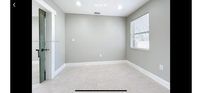 Building Photo - 13804 Kendale Lakes Dr