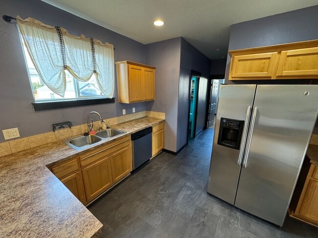 Building Photo - Spacious 4 Bedroom Home in SW Corvallis – $2,995/month